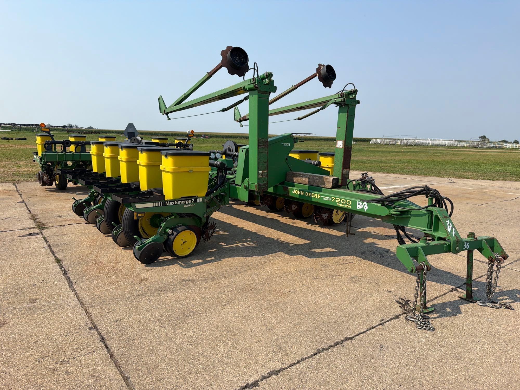 1994 John Deere 7200 Equipment Image0