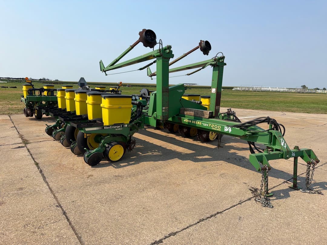 Image of John Deere 7200 Primary image