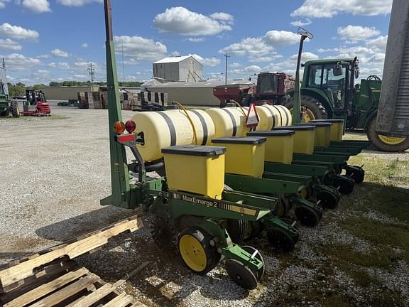 Image of John Deere 7200 equipment image 3