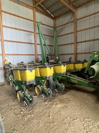 Main image John Deere 7200
