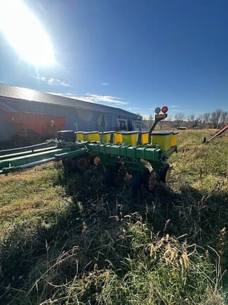 Image of John Deere 7200 equipment image 3