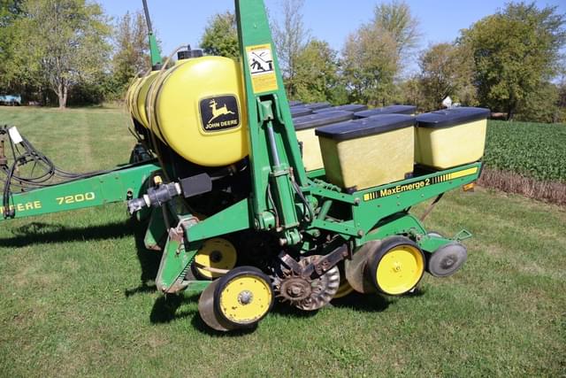 Image of John Deere 7200 equipment image 3