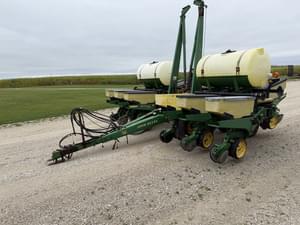 1994 John Deere 7200 Image