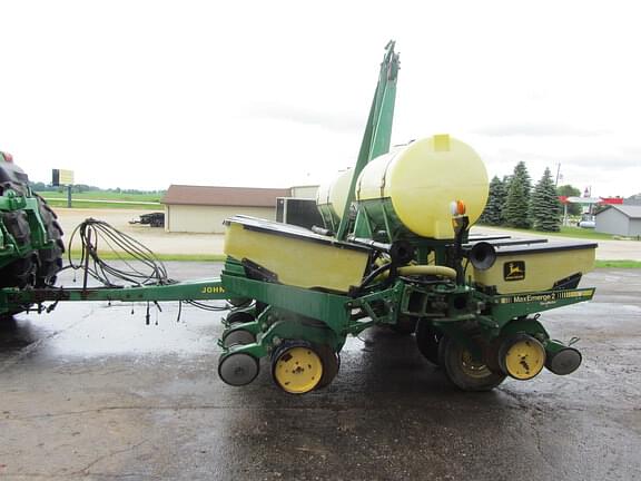 Image of John Deere 7200 equipment image 2