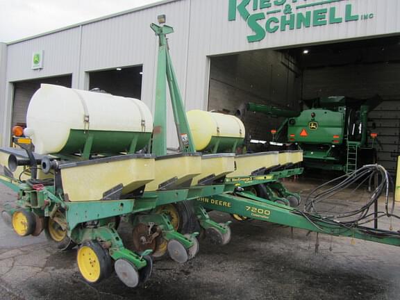 Image of John Deere 7200 Primary image
