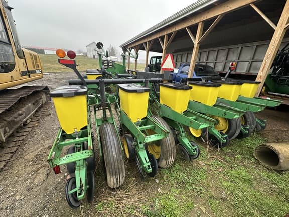Image of John Deere 7200 equipment image 2