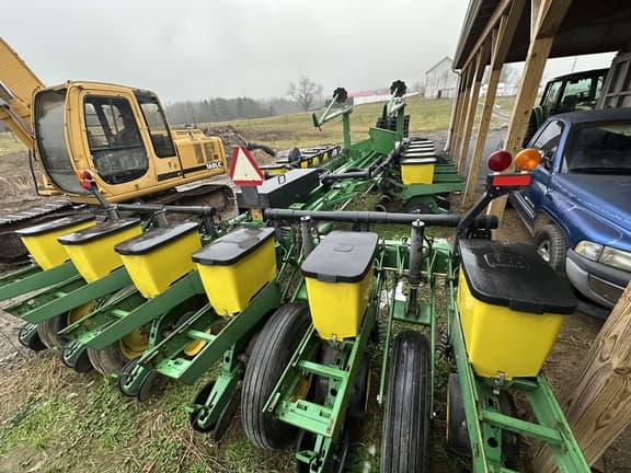 Image of John Deere 7200 equipment image 3
