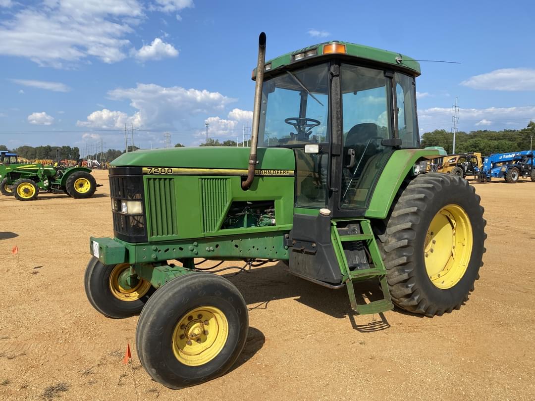 Image of John Deere 7200 Primary image