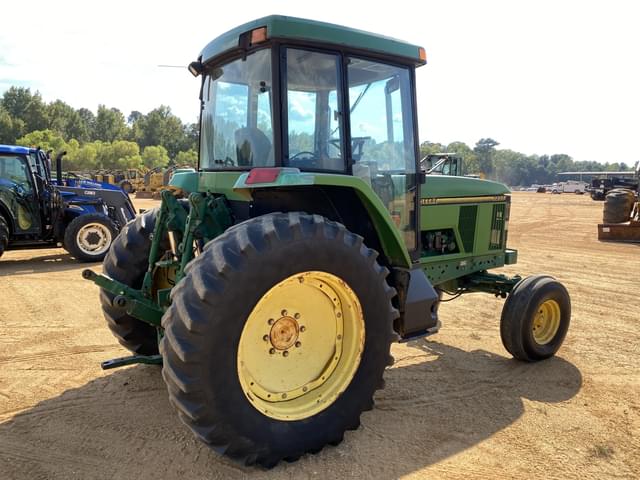 Image of John Deere 7200 equipment image 2