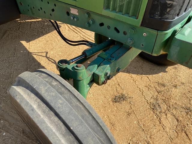 Image of John Deere 7200 equipment image 4