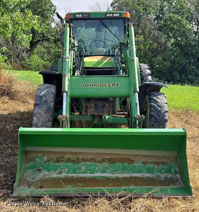 Image of John Deere 7200 equipment image 1