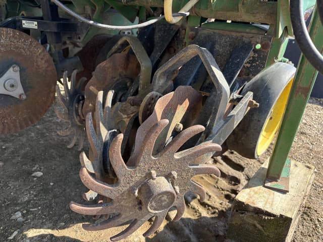 Image of John Deere 7240 equipment image 3