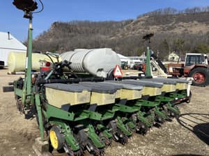 1994 John Deere 7240 Image