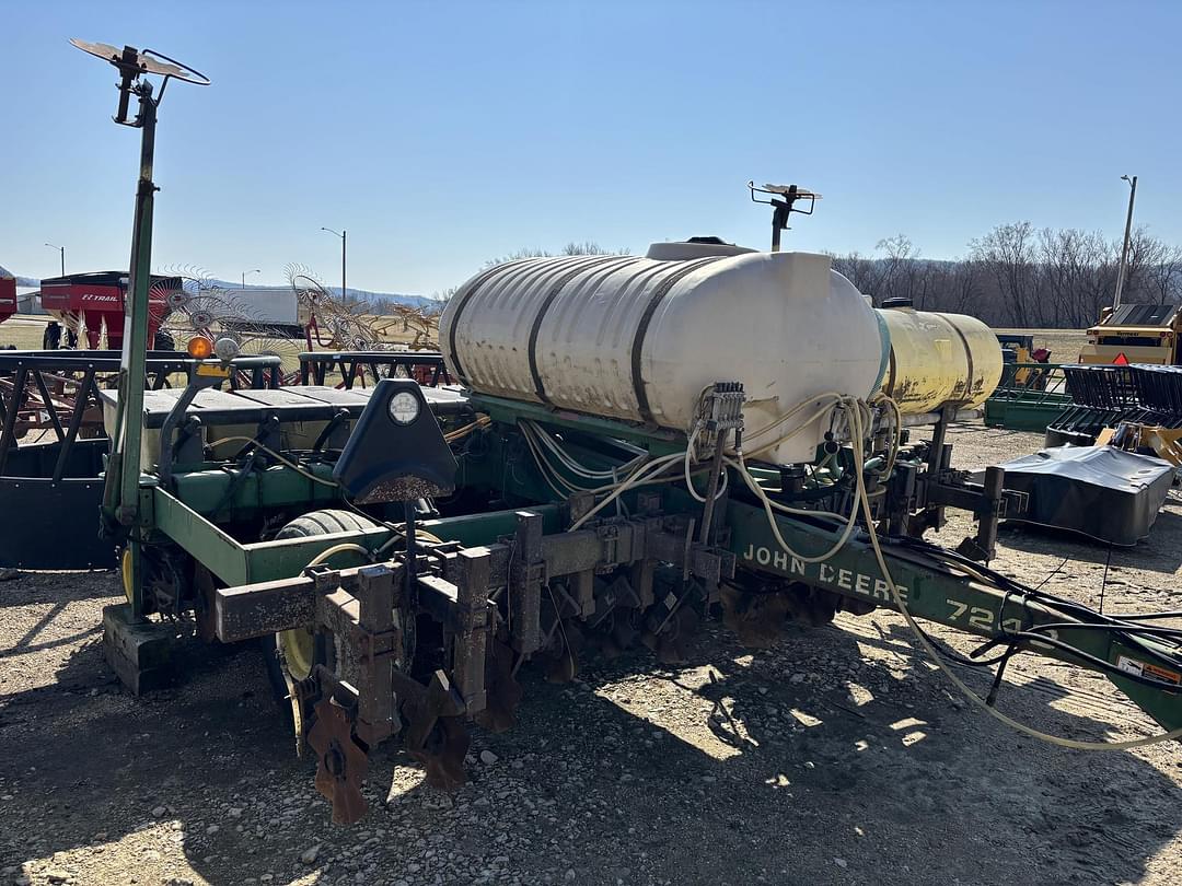 Image of John Deere 7240 Primary image