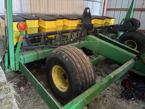 Image of John Deere 7240 Image 0