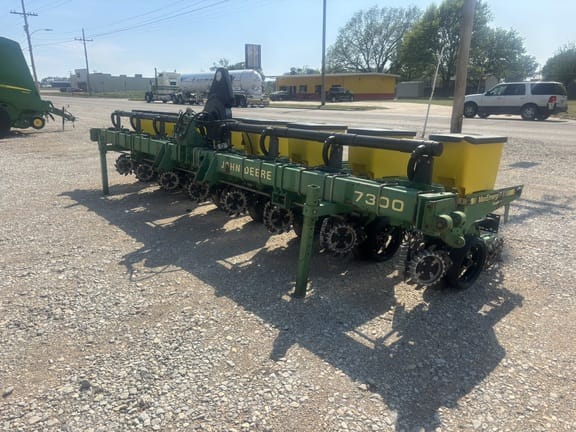 1994 John Deere 7300 Equipment Image0
