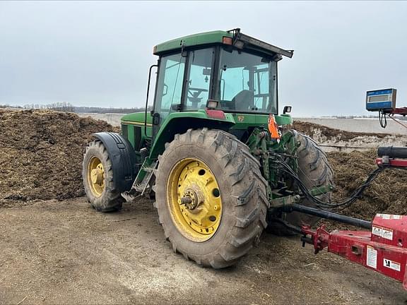 Image of John Deere 7400 equipment image 2