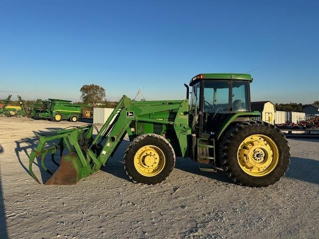 Image of John Deere 7400 equipment image 1