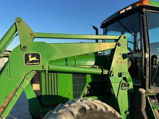 Image of John Deere 7400 equipment image 3