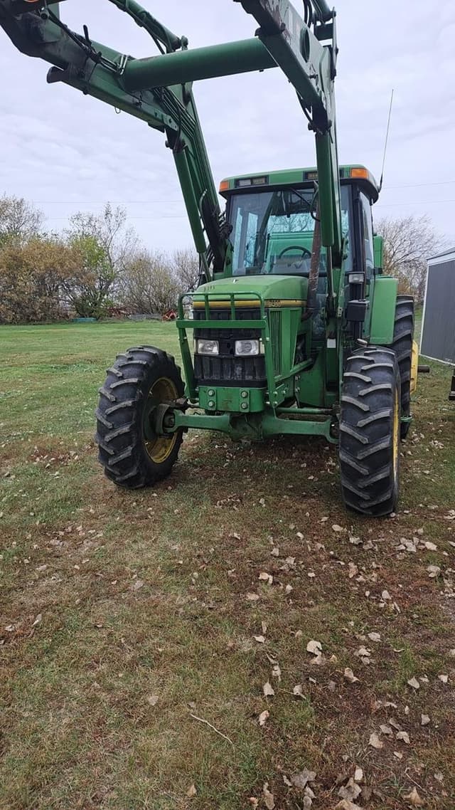 Image of John Deere 7400 equipment image 2