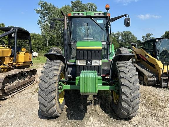 Image of John Deere 7400 equipment image 1