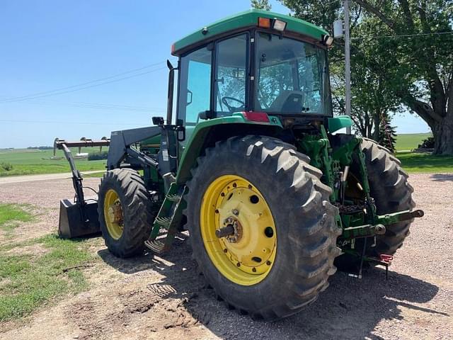 Image of John Deere 7400 equipment image 3