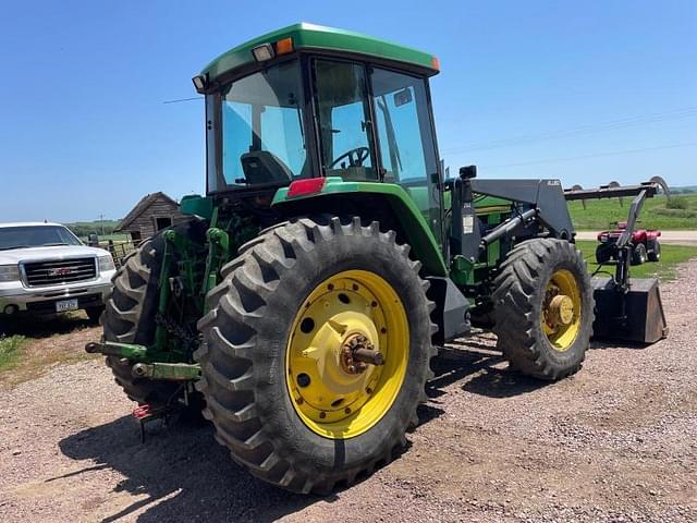 Image of John Deere 7400 equipment image 2