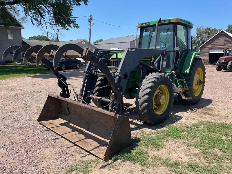 Image of John Deere 7400 Primary image