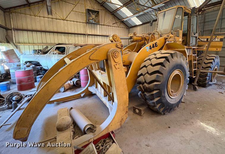 Image of John Deere 744E Primary image