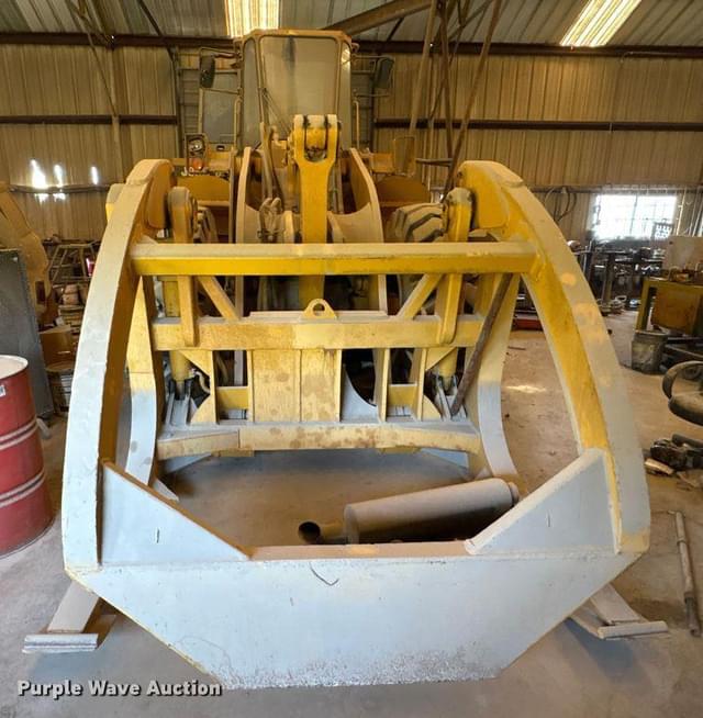 Image of John Deere 744E equipment image 2