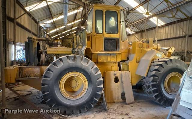 Image of John Deere 744E equipment image 4