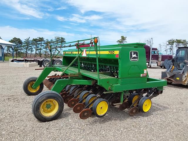 Image of John Deere 750 equipment image 3