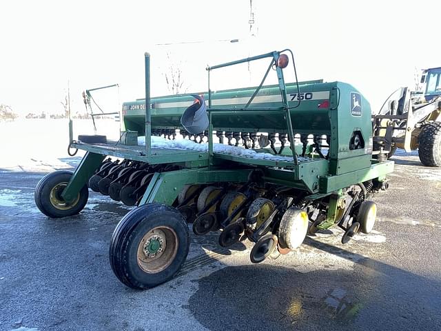 Image of John Deere 750 equipment image 4