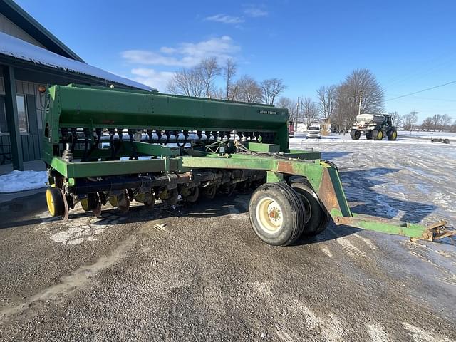 Image of John Deere 750 equipment image 1