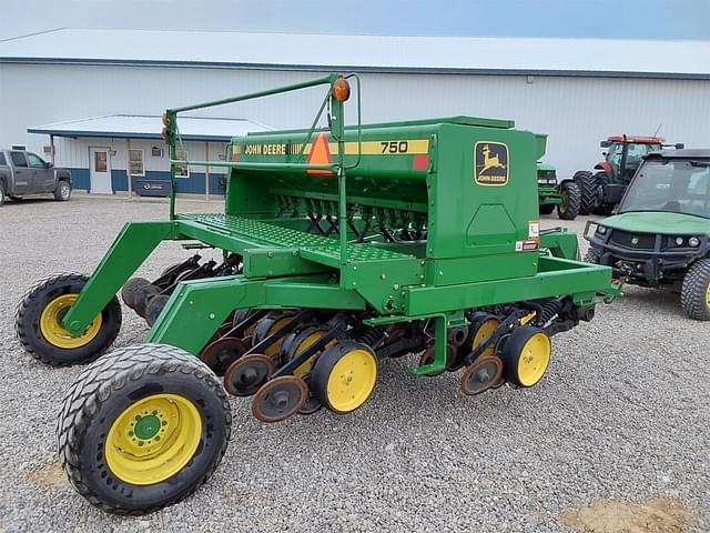 Image of John Deere 750 equipment image 2