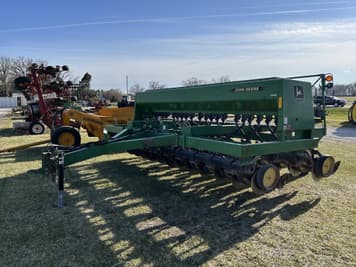 Main image John Deere 750