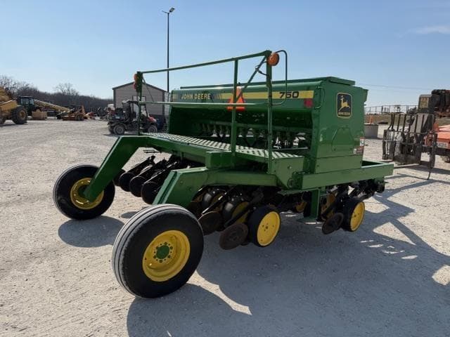 Image of John Deere 750 equipment image 4