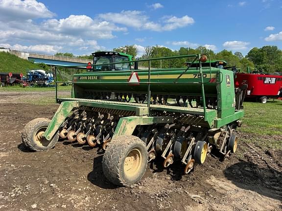 Image of John Deere 750 equipment image 3