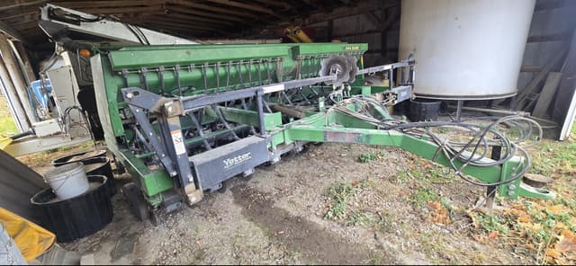 Image of John Deere 750 equipment image 1