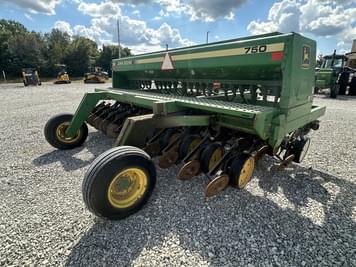 Main image John Deere 750