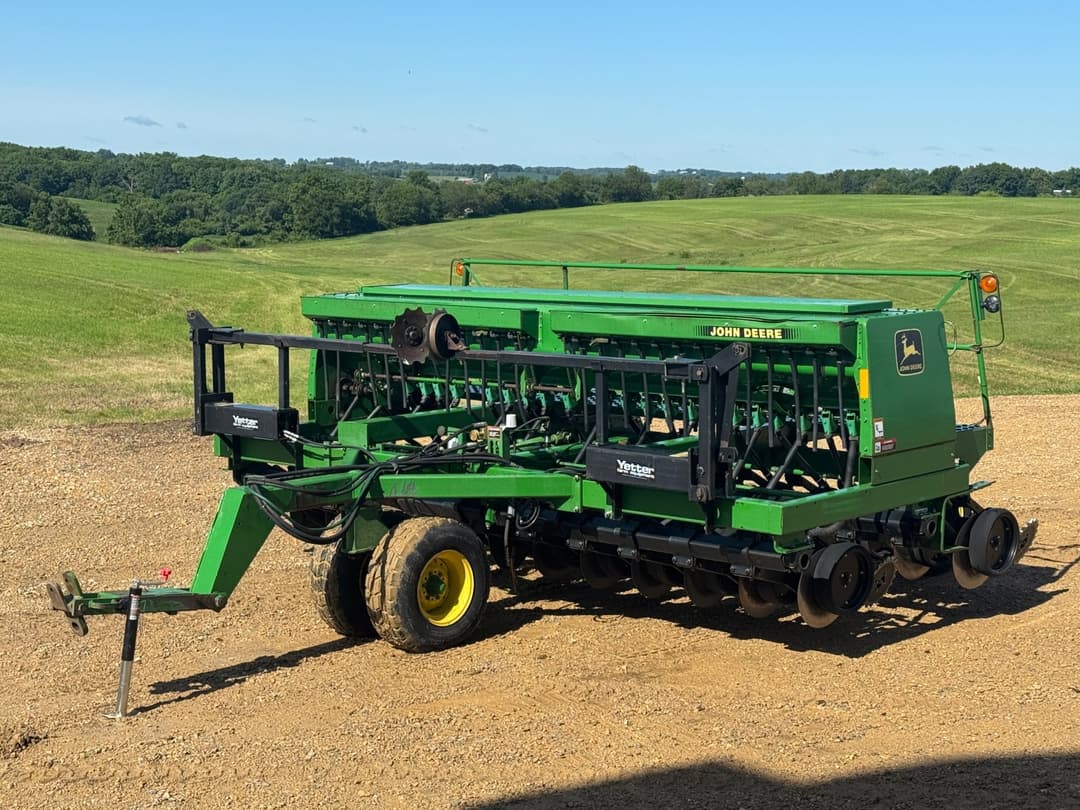 Image of John Deere 750 Image 0