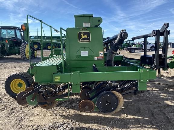 Image of John Deere 750 equipment image 4