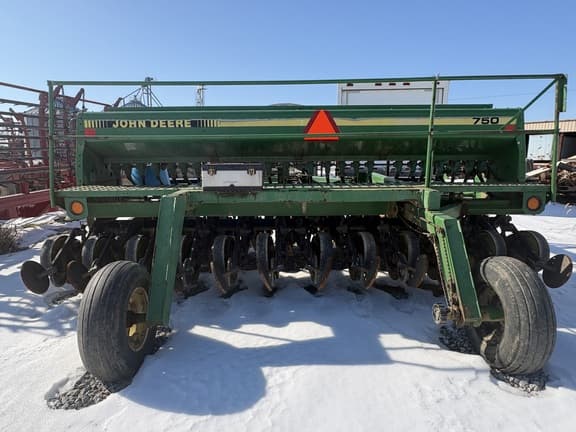 Image of John Deere 750 equipment image 2