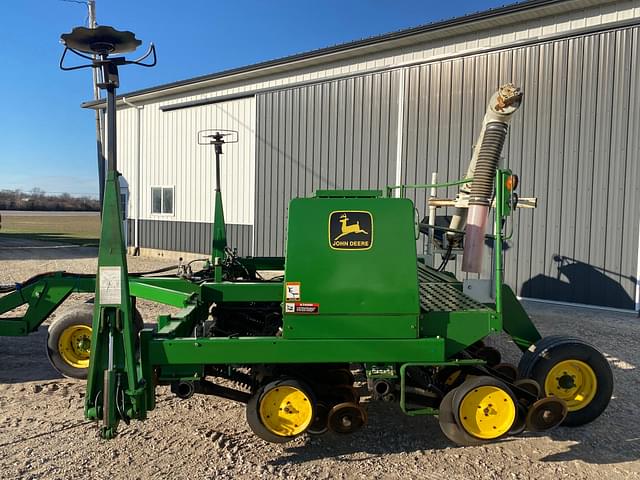 Image of John Deere 750 equipment image 2