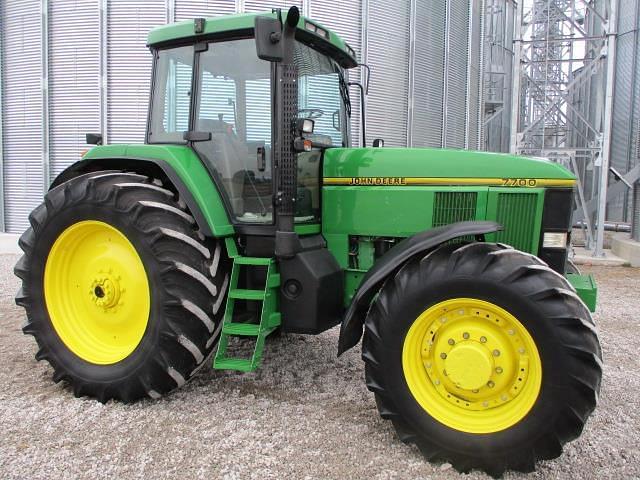 Image of John Deere 7700 equipment image 1