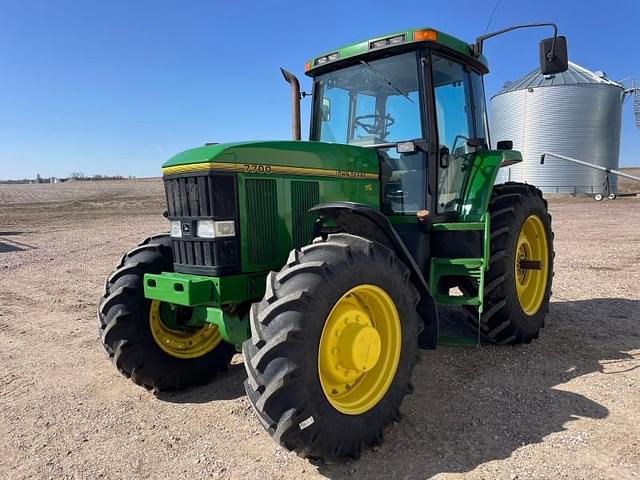 Image of John Deere 7700 equipment image 2