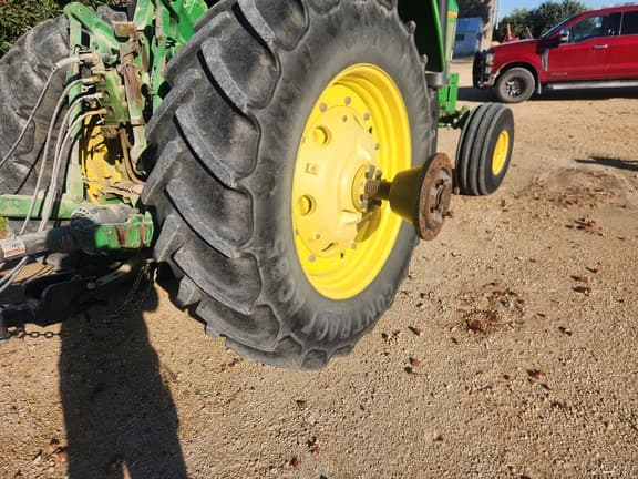 Image of John Deere 7800 equipment image 4