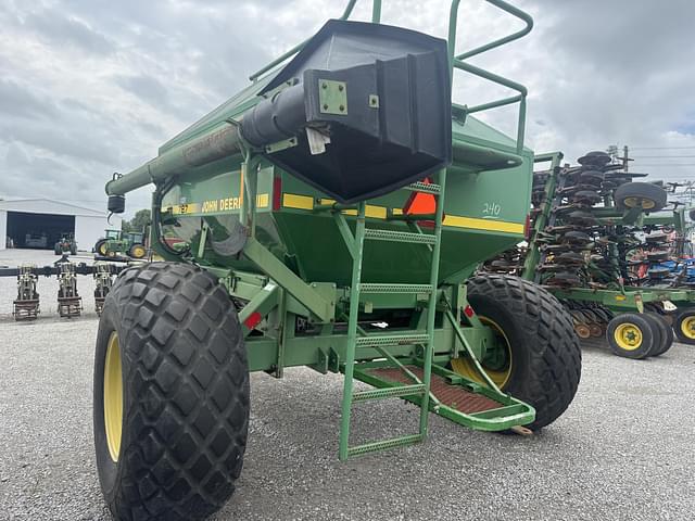 Image of John Deere 787 equipment image 3