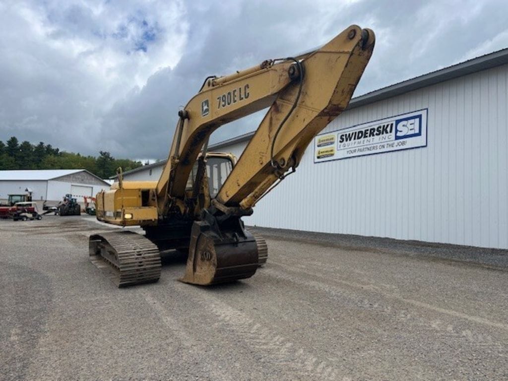 1994 John Deere 790ELC Equipment Image0