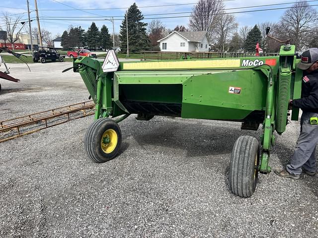 Image of John Deere 820 equipment image 1